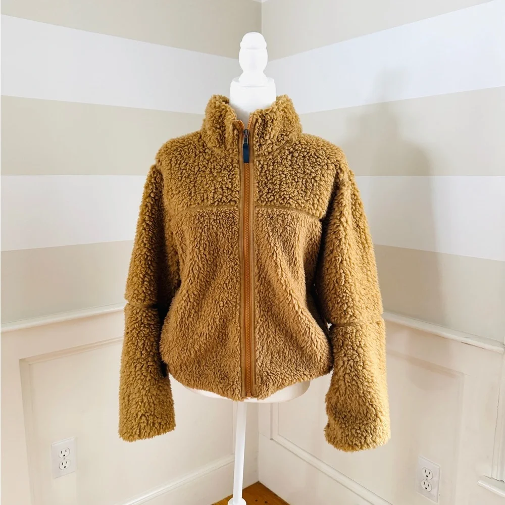 Patagonia Women’s Brown Teddy Bomber Jacket. Size Medium. Great condition. - Picture 2 of 4